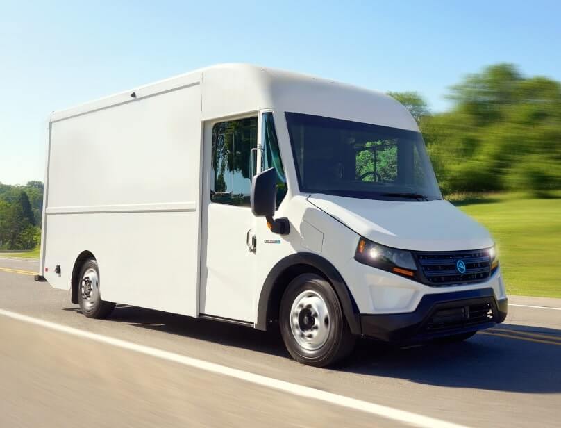 6 Benefits of Electric Trucks for Fleets and the Environment