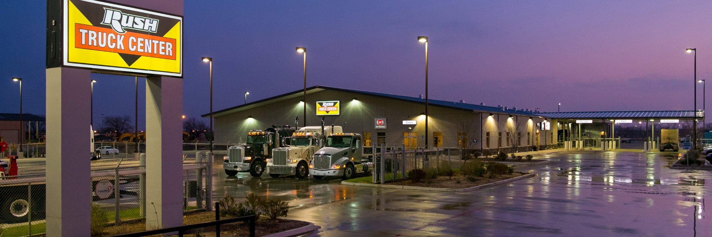 Rush Truck Centers – Fort Worth Exterior
