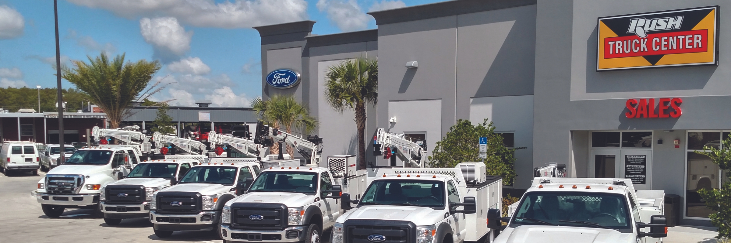 Rush Truck Centers – Orlando Light- and Medium-Duty Exterior